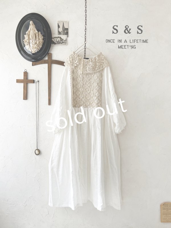 画像1: shizuka's【11】アンティークレースのボリューム袖ワンピース・白A (1)