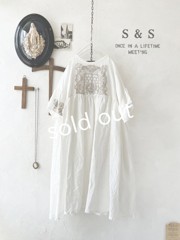 画像1: shizuka's【3】アンティークレースちょうちょ袖ワンピース・白A (1)