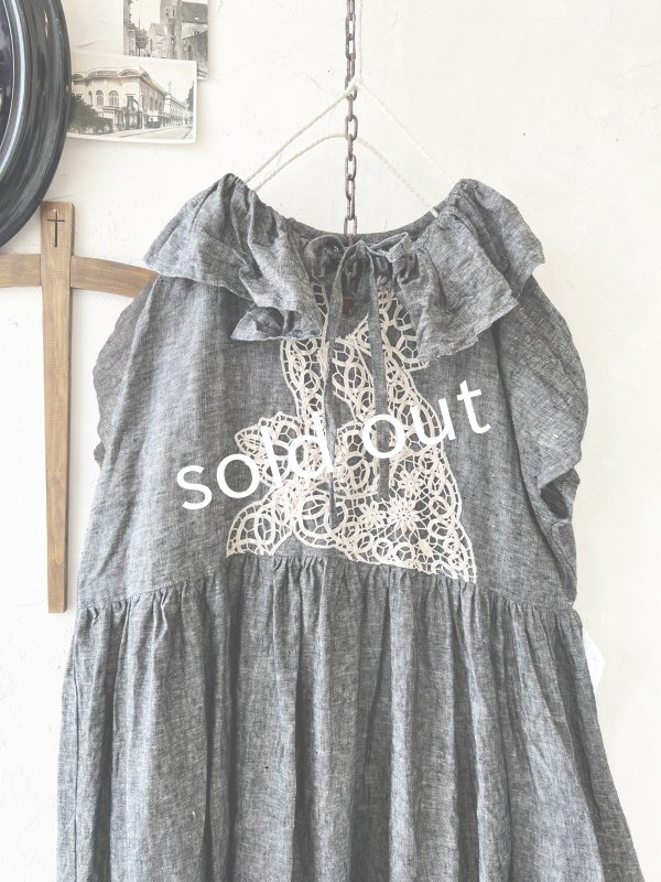 画像2: shizuka's【26】アンティークレースのフリル襟フレンチワンピース・黒シャンブレーC (2)