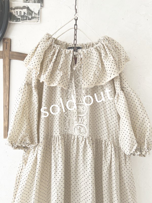 画像2: shizuka's【18】アンティークレースの ドットフリルワンピース・ベージュA (2)