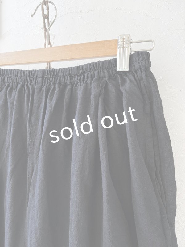 画像2: SO／ペチコート付きサルエルワイドパンツ・ブラック (2)