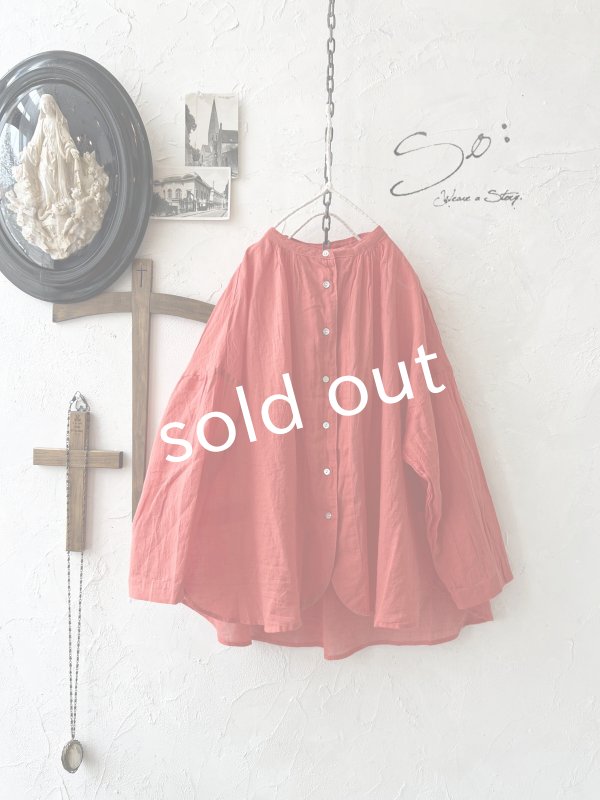 画像2: SO／コットンローンギャザーブラウス・レッド (2)