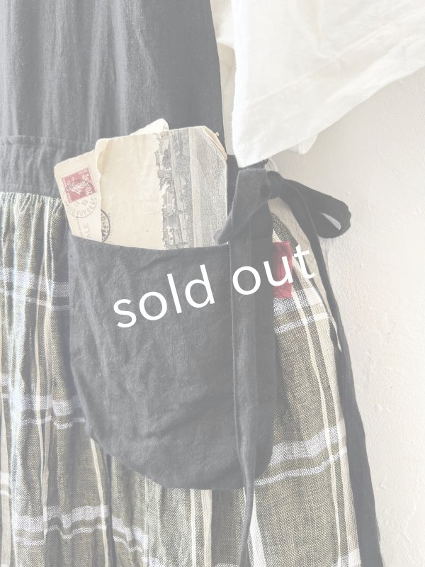 画像4: MARCHE' DE SOEUR／バッククロスワンピース・黒×グリーンチェック (4)