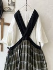 画像9: MARCHE' DE SOEUR／バッククロスワンピース・黒×グリーンチェック (9)