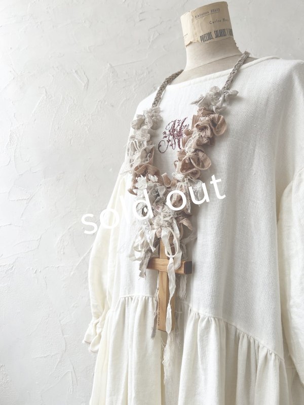 画像2: pollenbienco／アンティークレースと十字架のネックレス・特大 (2)