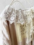 画像5: pollenbienco/アンティークレースのギャザーワンピース・ピンクベージュB (5)