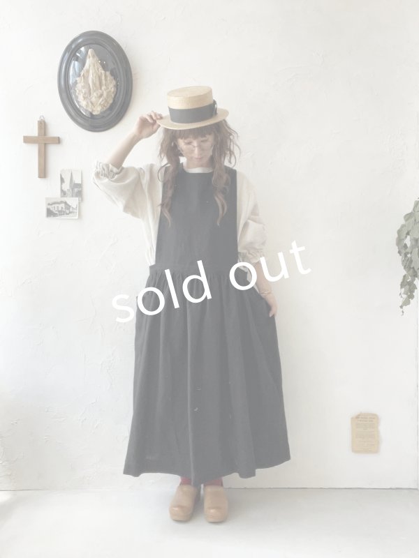 画像8: kosatofuku／ひとつボタンのエプロンギャザーワンピース・黒 (8)