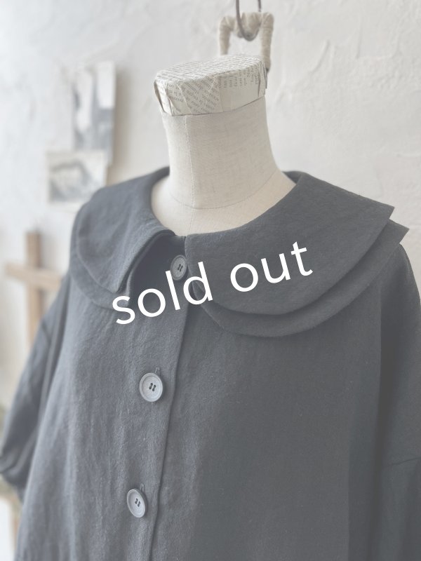 画像3: kosatofuku/二枚衿のリネンギャザーワンピース・黒 (3)