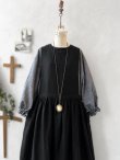 画像3: kosatofuku／ひとつボタンのエプロンギャザーワンピース・黒 (3)