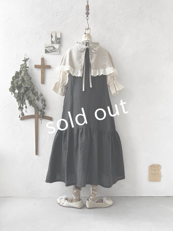 画像3: kosatofuku/フリルケープ付のリネンローギャザーワンピース・黒 (3)