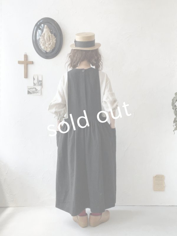 画像10: kosatofuku／ひとつボタンのエプロンギャザーワンピース・黒 (10)