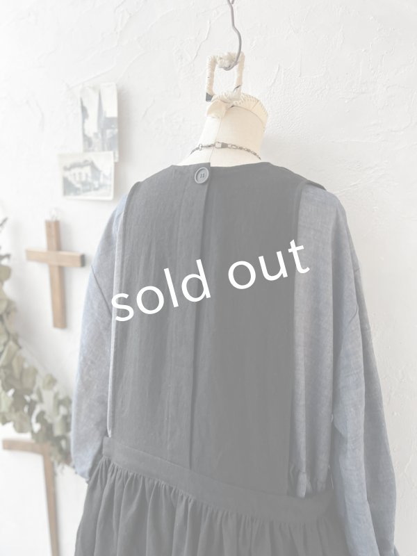 画像7: kosatofuku／ひとつボタンのエプロンギャザーワンピース・黒 (7)