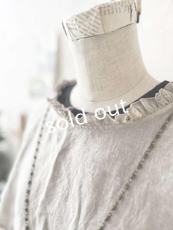 画像6: kosatofuku/フリルケープ付のリネンローギャザーワンピース・黒 (6)