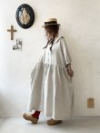 画像15: kosatofuku／二枚衿のリネンギャザーワンピース・生成り (15)