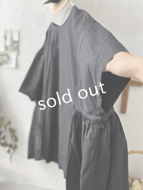 画像3: je suis comme je suis/サイドギャザーブラウス・黒 (3)