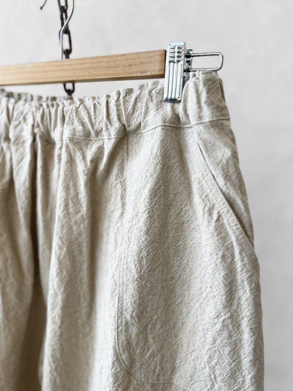 画像2: seasew./501 キャンバス後切替コクーンパンツ・生成り (2)