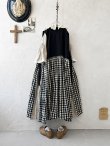 画像2: Avenue/サイドリボンノースリワンピース・黒×ギンガム (2)
