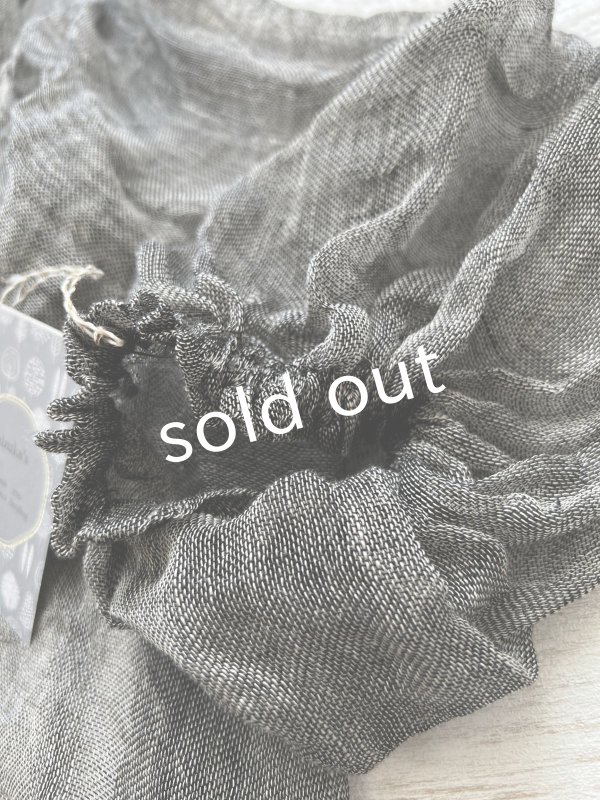 画像2: shizuka's/リネンガーゼのパフ袖ジレ・黒 (2)