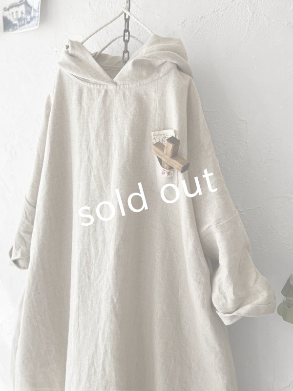 画像2: MARCHE' DE SOEUR／Ａラインフードワンピース・生成り (2)
