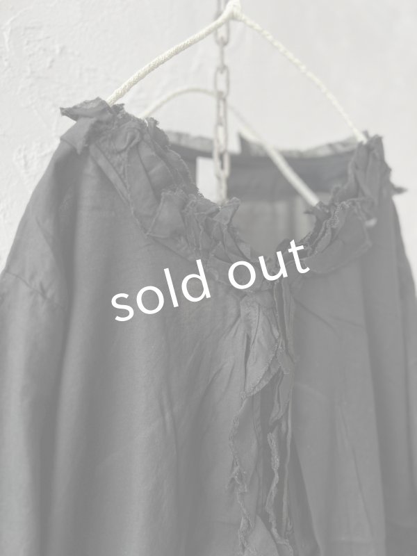 画像3: SO／カーブフリルブラウス・ブラック (3)