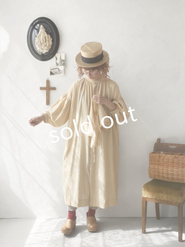 画像12: SO／ティペット付きギャザーワンピース・アプリコットベージュ (12)