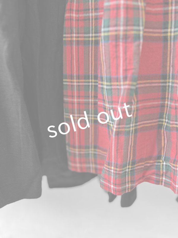 画像3: Avenue／赤チェック切り替えギャザーワンピース・黒 (3)