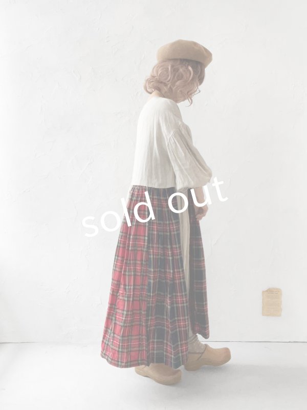 画像11: Avenue／赤チェック切り替えギャザーワンピース・黒 (11)