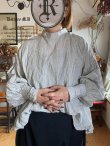画像1: Reliure／パフスリーブカフスブラウス・light gray (1)