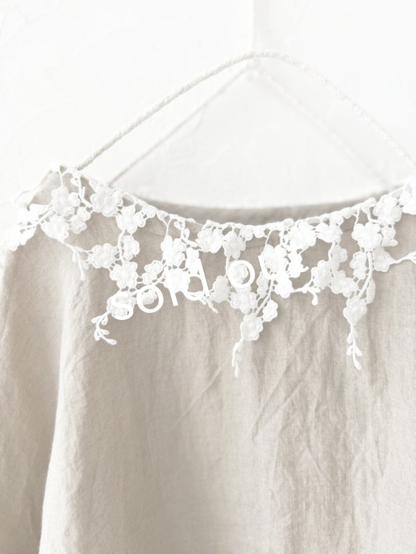 画像3: mifumi／お花たちのブラウス・アンティークベージュ (3)