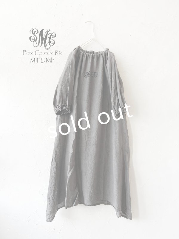 画像1: mifumi／コラボ刺繍yuiワンピース・濃灰 (1)