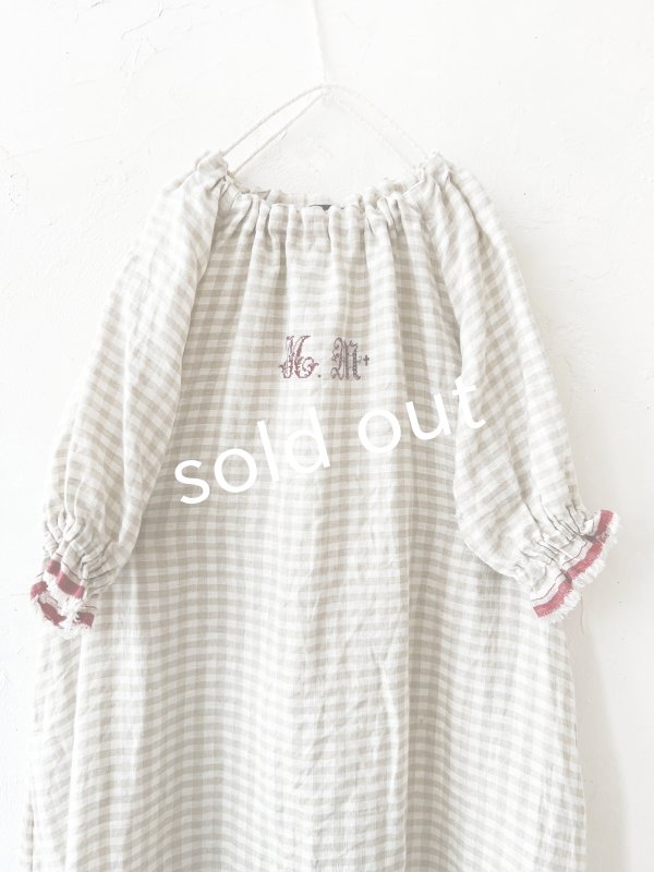 画像2: mifumi／コラボ刺繍yuiワンピース・赤耳チェック (2)