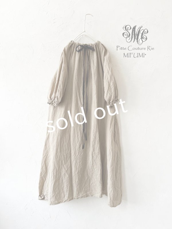 画像4: mifumi／コラボ刺繍yuiワンピース・アンティークベージュ (4)