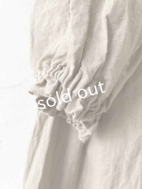 画像3: mifumi／コラボ刺繍yuiワンピース・アンティークベージュ (3)