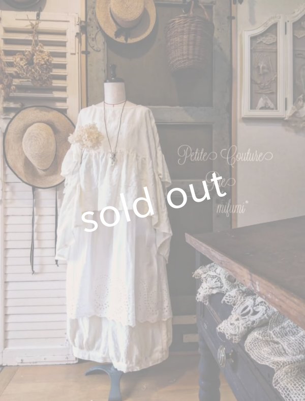 画像8: mifumi／そよかブラウス・きなりベージュ刺繍 (8)