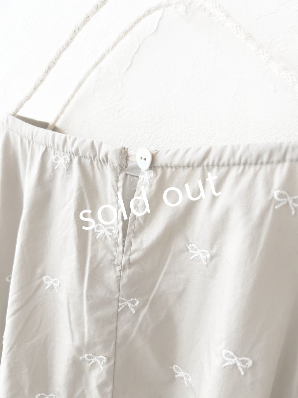 画像5: mifumi／そよかブラウス・きなりベージュ刺繍 (5)