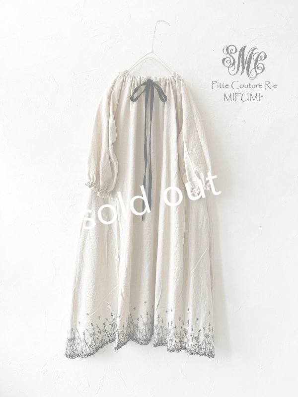 画像2: mifumi／コラボ刺繍yuiワンピース・ロンド刺繍黒 (2)