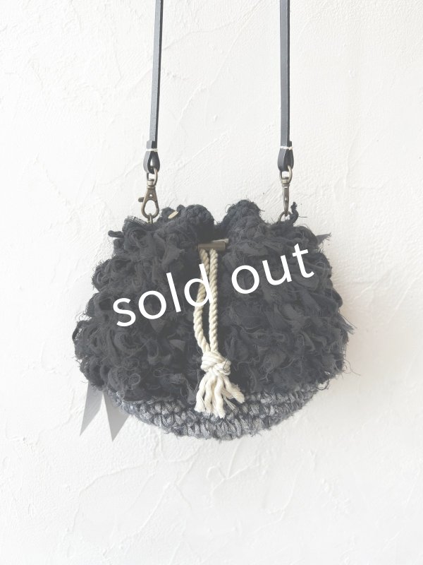 画像2: toromeco／裂き編みフリンジ巾着ポシェット・black mix (2)