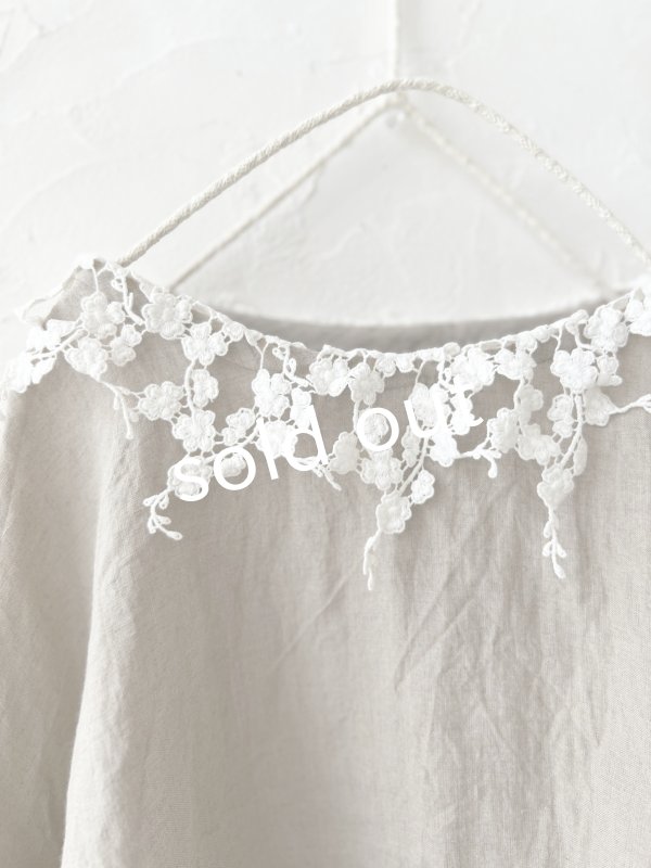 画像3: mifumi／お花たちのブラウス・麻色 (3)