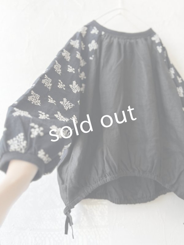 画像6: ubasoku/0200 刺繍の裾りぼんプルオーバー・黒 (6)