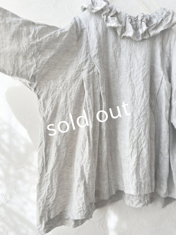 画像2: MARCHE' DE SOEUR/ラッフル襟のプルオーバー・ホワイトグレー (2)