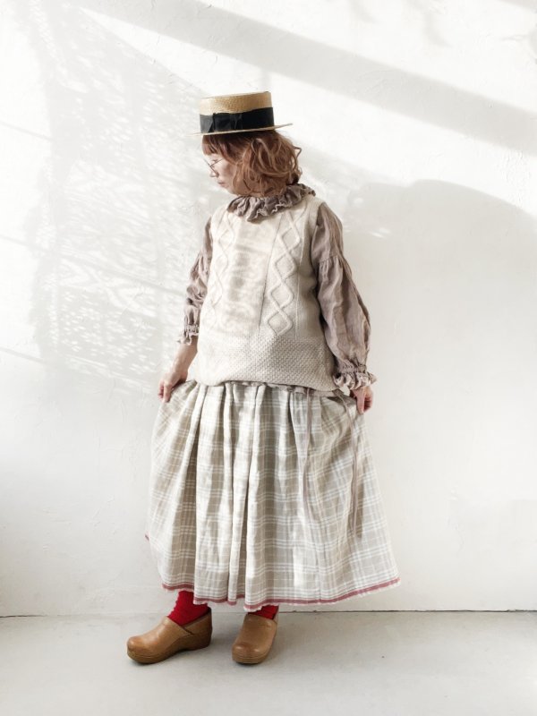 画像10: SO／後ろボタンニットベスト・オートミール (10)