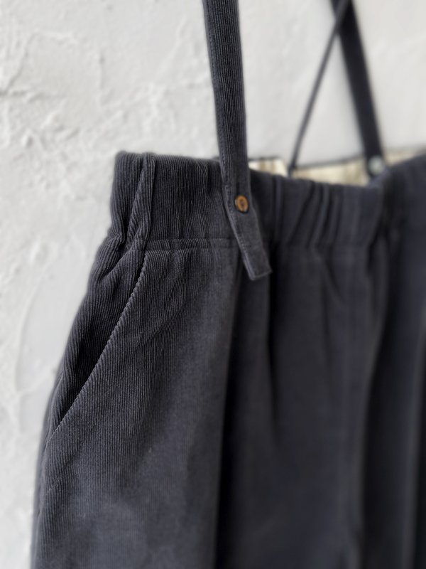 画像4: MAGALI /コーデュロイバルーンパンツ・チャコール (4)