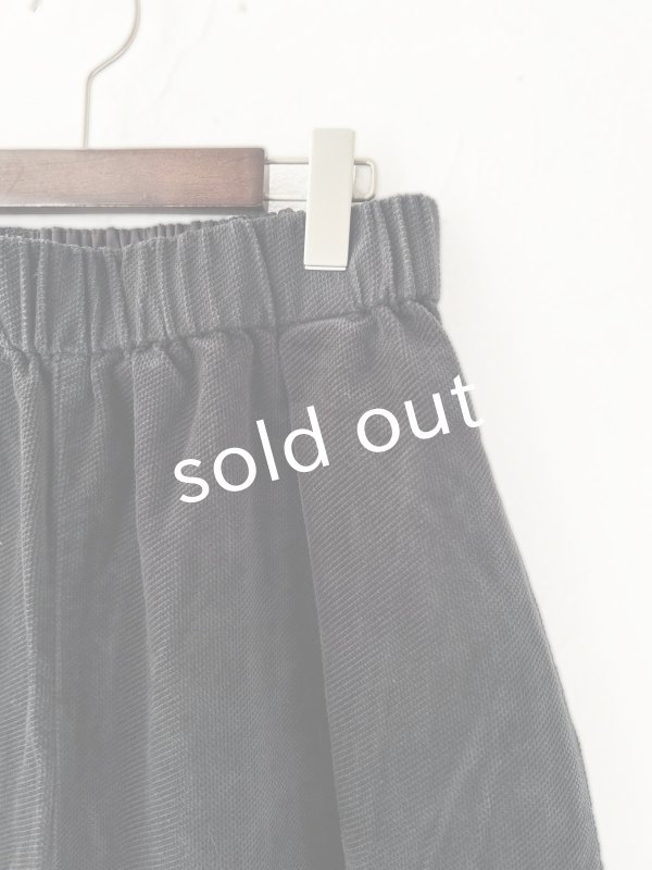 画像2: SO／綾コーデュロイカーブパンツ・チャコール (2)