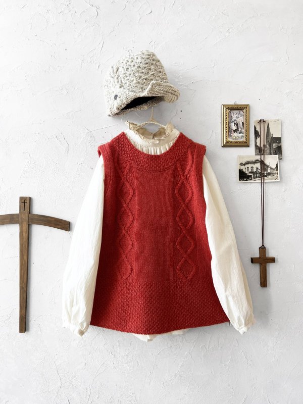 画像2: SO／後ろボタンニットベスト・ブラッドレッド (2)