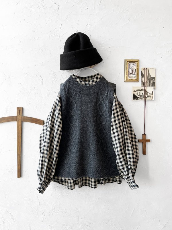 画像2: SO／後ろボタンニットベスト・チャコール (2)