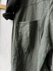 画像6: Libera&Capricciosa／天日干しリネンオーバーオール・ダークブルッシュグリーン (6)