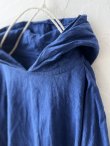 画像2: Libera&Capricciosa／天日干しリネンフードプルオーバー・インクブルー (2)