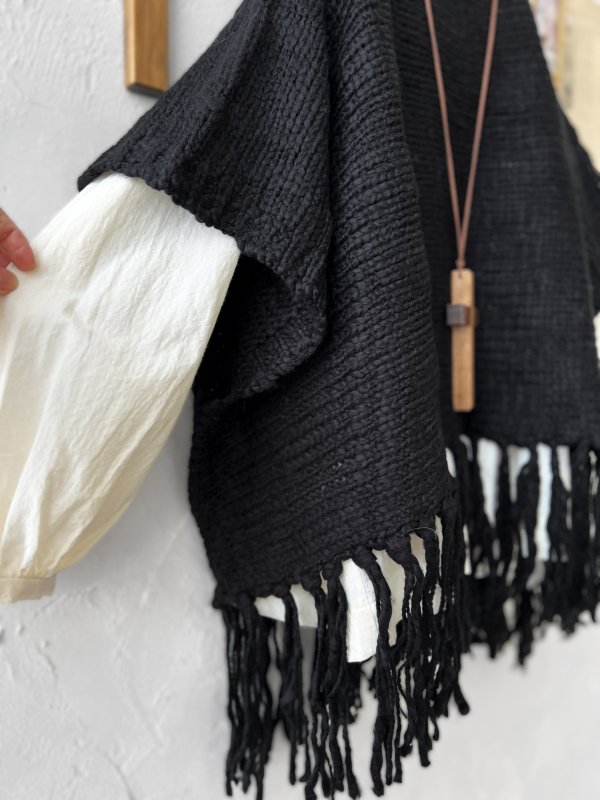画像5: SO／フリンジニットポンチョ・ブラック (5)