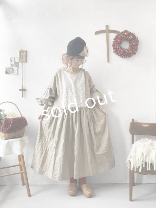 画像4: 【ノエルの贈り物】セーラー襟のレースワンピース・アッシュベージュ【18】 (4)