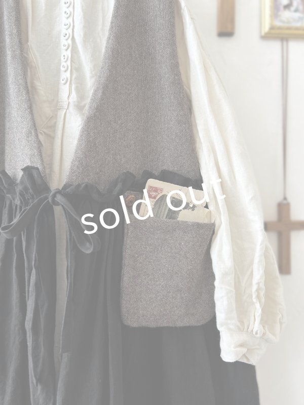 画像4: MARCHE' DE SOEUR／ウールツイードのベストワンピース・モカ×黒 (4)